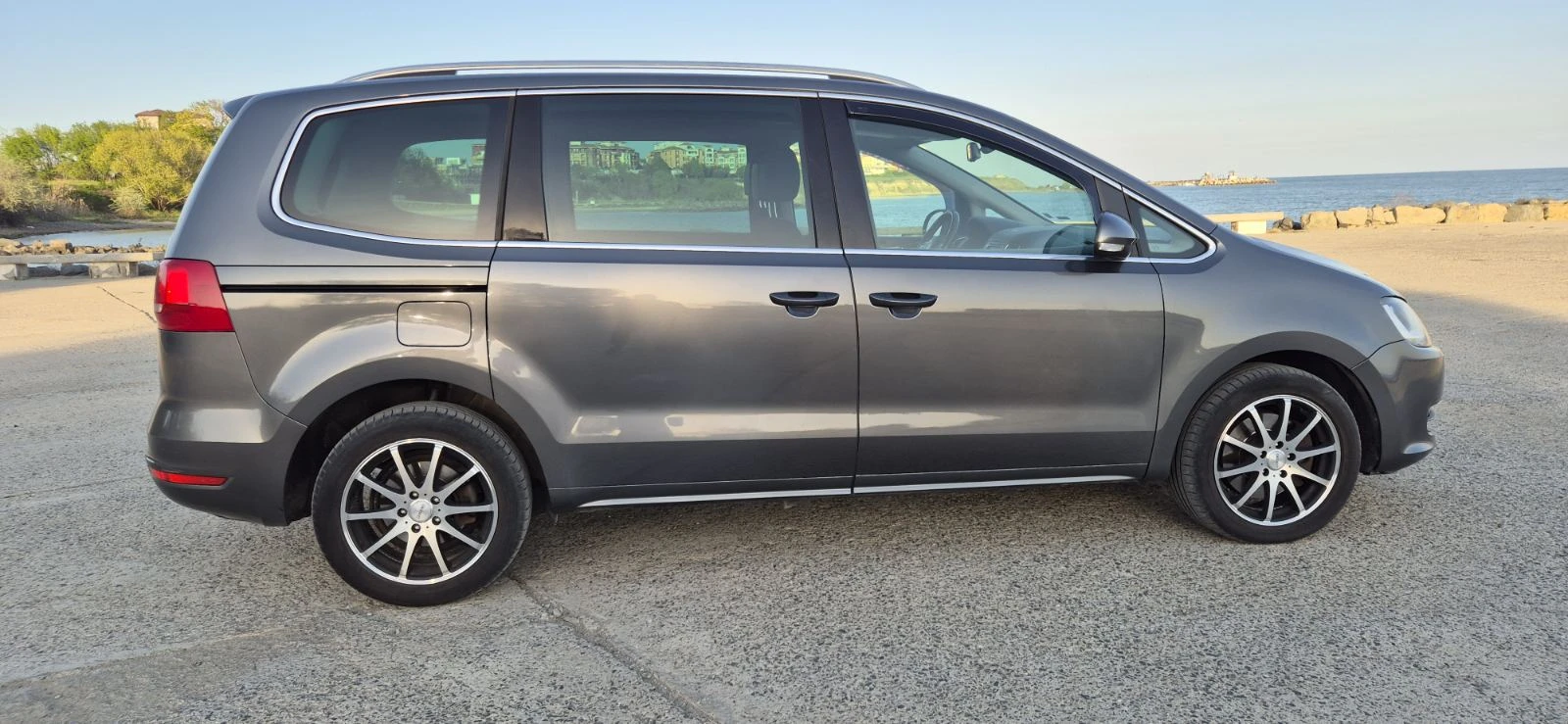 VW Sharan 7 местен/от Швейцария - изображение 7