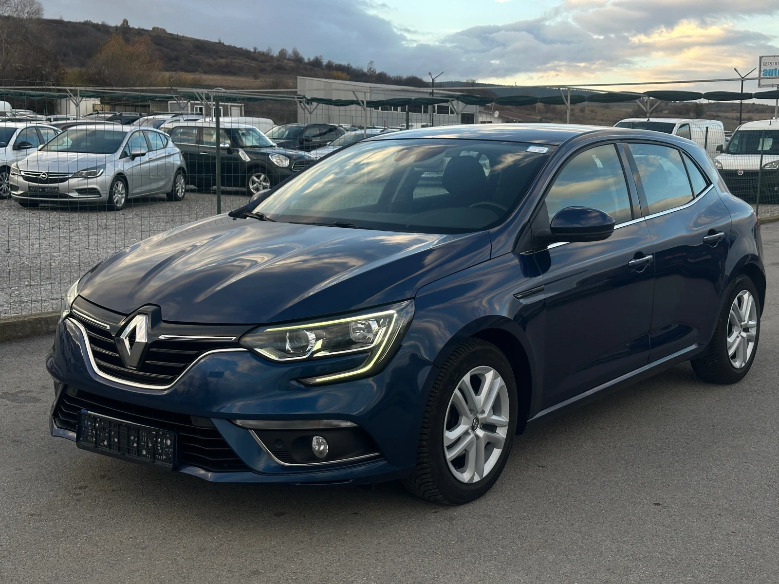 Renault Megane 1.5 - изображение 3
