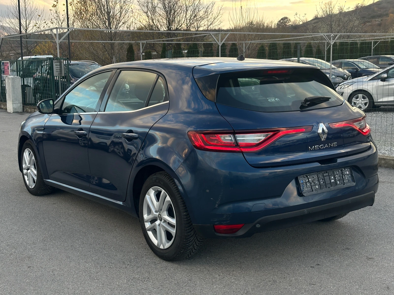 Renault Megane 1.5 - изображение 5