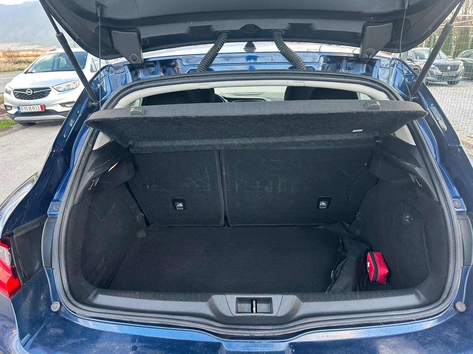 Renault Megane 1.5 - изображение 6