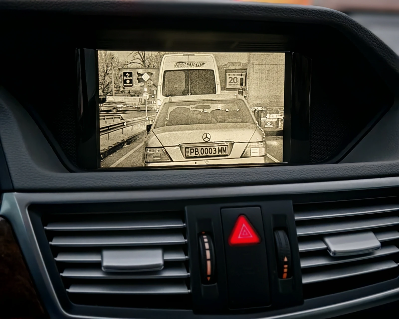 Mercedes-Benz E 350 4Matic Airmatic Distronic Night vision ����� FULL | Mobile.bg � ����������� 16