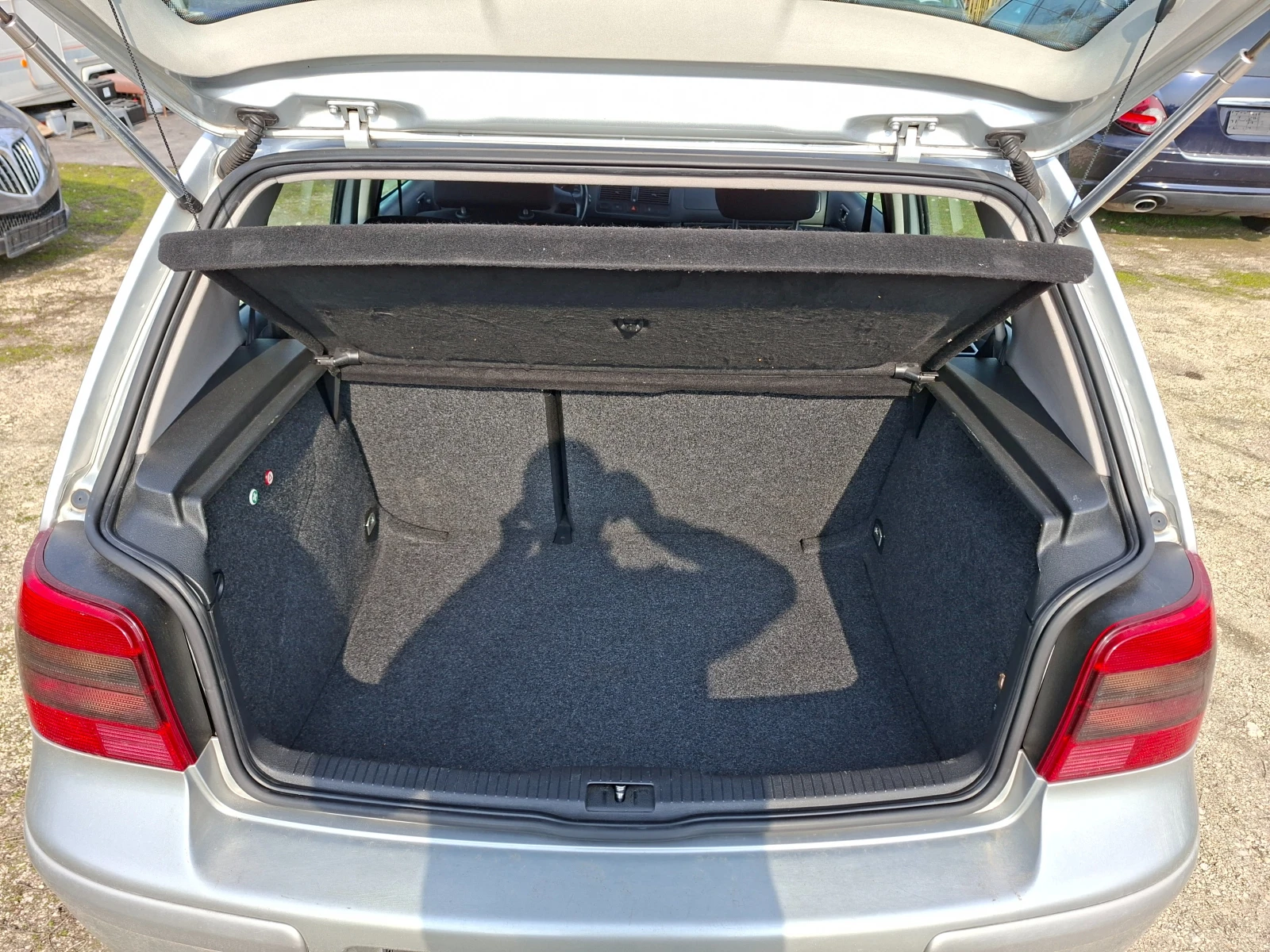 VW Golf 1.9-TDI 131кс.Климатроник, снимка 14 - Автомобили и джипове - 53727112