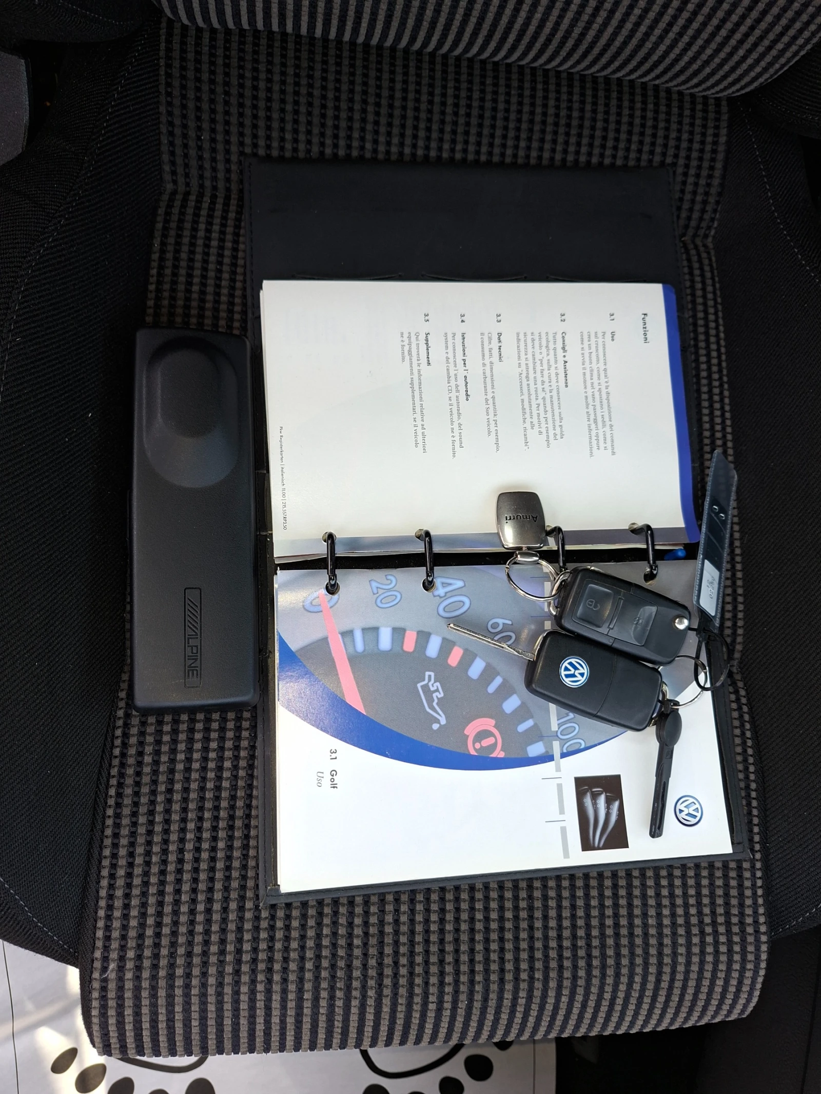 VW Golf 1.9-TDI 131кс.Климатроник, снимка 13 - Автомобили и джипове - 53727112