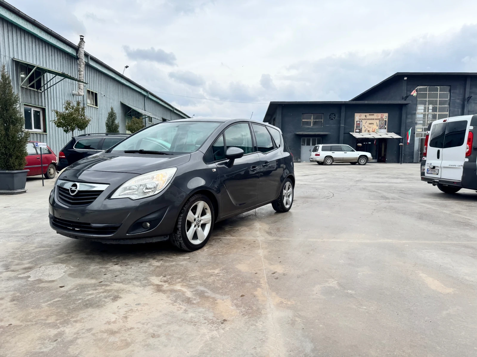 Opel Meriva B, снимка 2 - Автомобили и джипове - 53903300