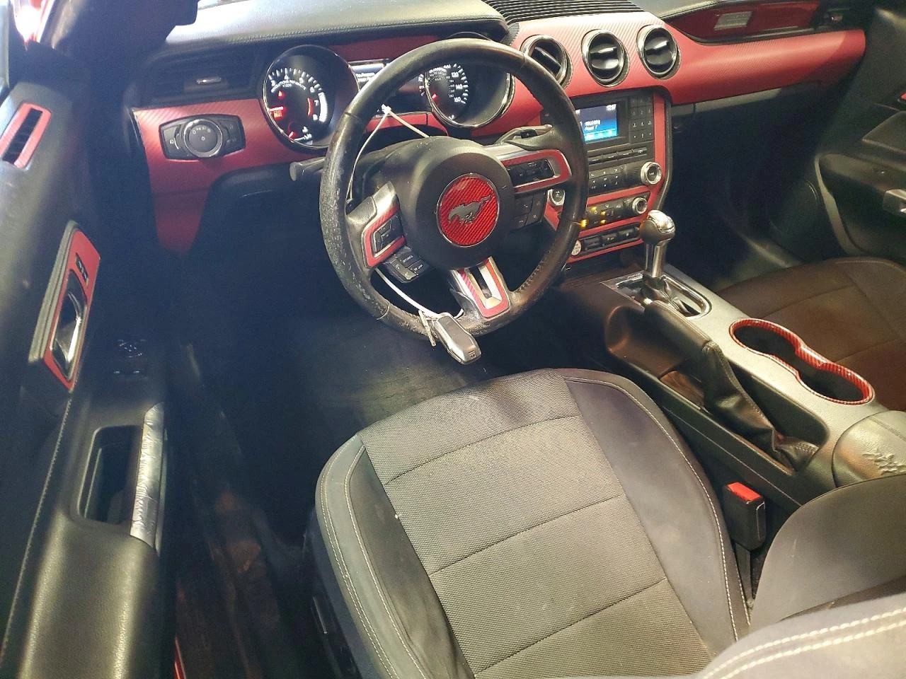 Ford Mustang 3.7l Fastback V6, снимка 8 - Автомобили и джипове - 54389976