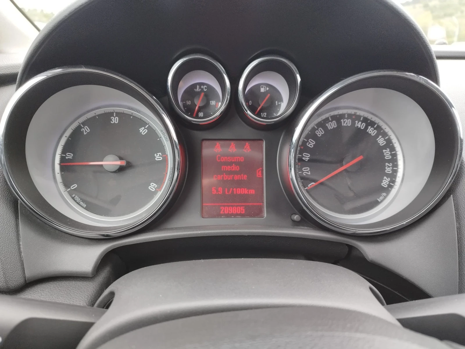 Opel Astra 1.7TDCI COSMO, снимка 17 - Автомобили и джипове - 54479709