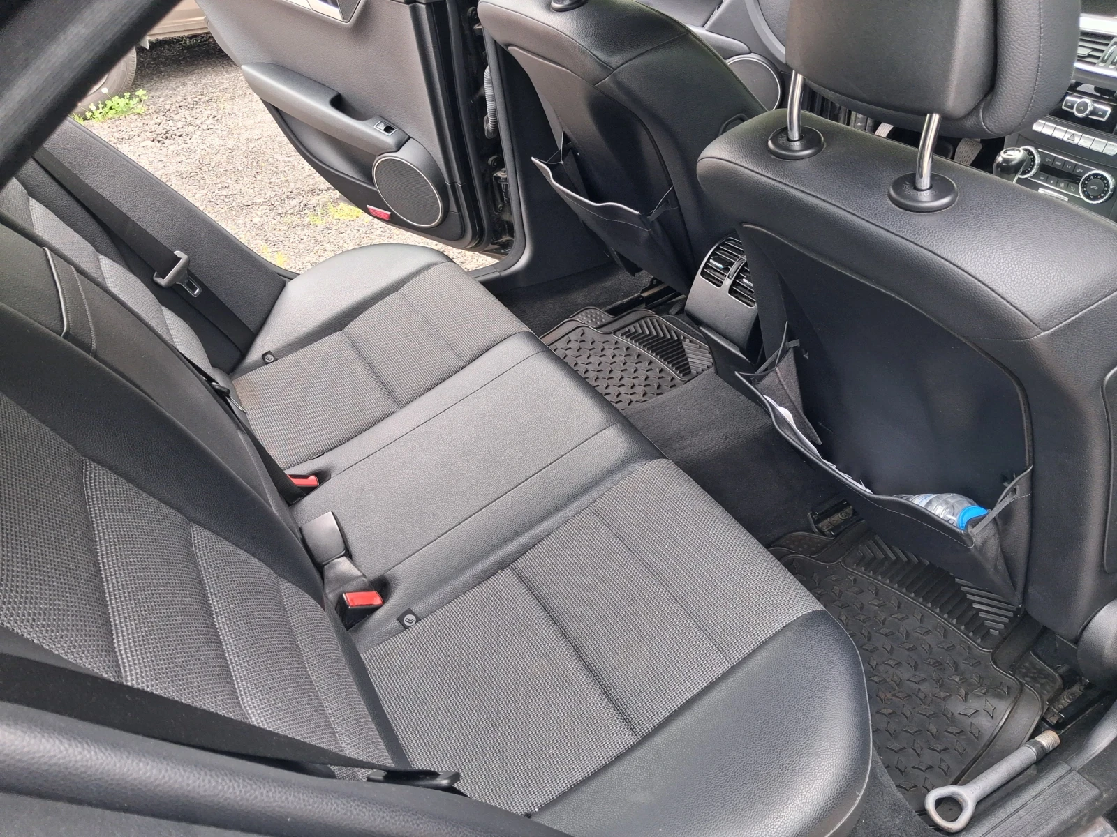 Mercedes-Benz C 220 Ръчна, снимка 10 - Автомобили и джипове - 54652075