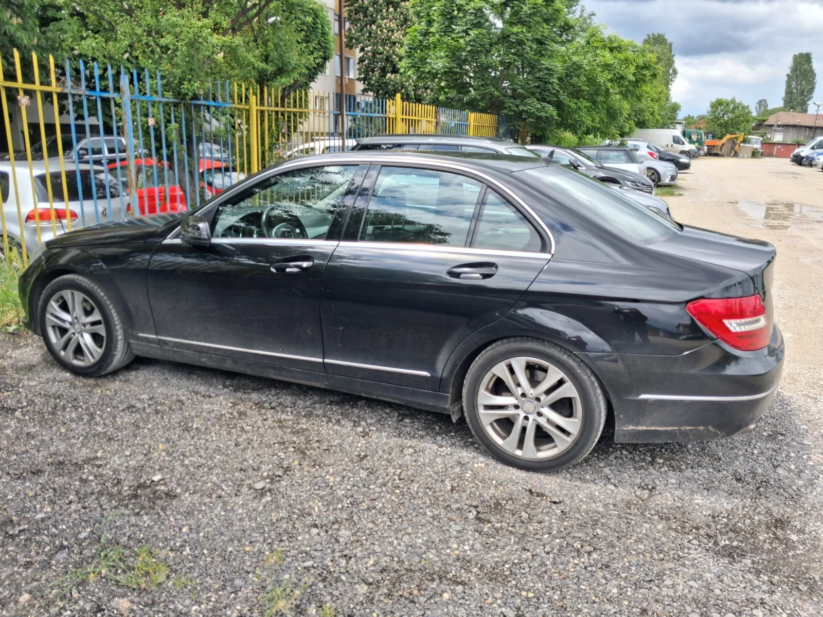 Mercedes-Benz C 220 Ръчна, снимка 4 - Автомобили и джипове - 54652075