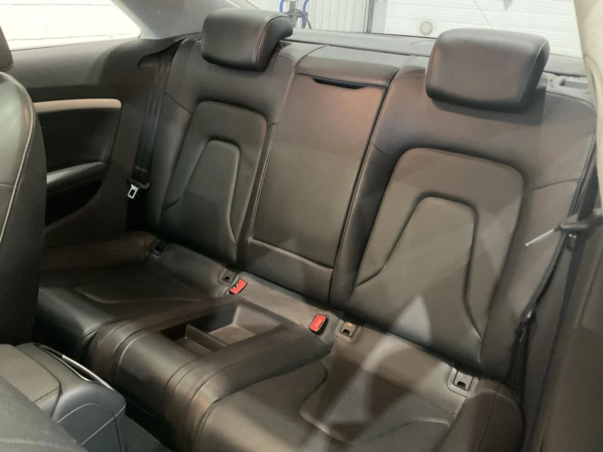 Audi A5 quattro * Komfort * АвтоКредит * (ЦЕНА ДО БГ), снимка 12 - Автомобили и джипове - 54901573