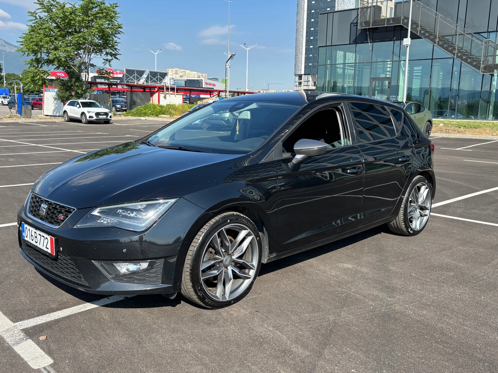 Seat Leon 2.0TDI FR 185k Лизинг през Уникредит по 156 евро 