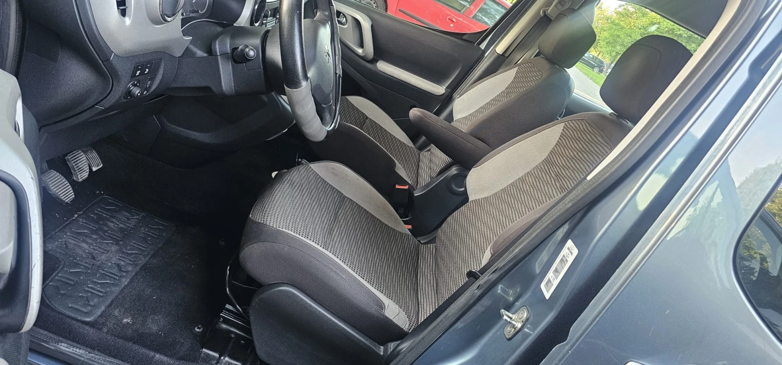 Peugeot Partner 1.6HDI 110kc, снимка 6 - Автомобили и джипове - 55016295