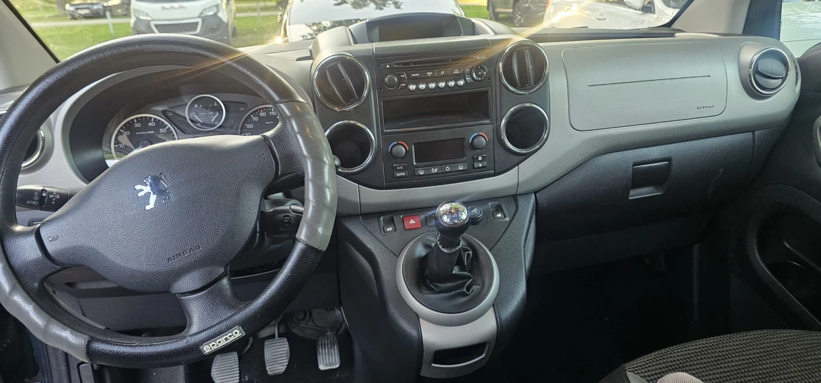Peugeot Partner 1.6HDI 110kc, снимка 7 - Автомобили и джипове - 55016295