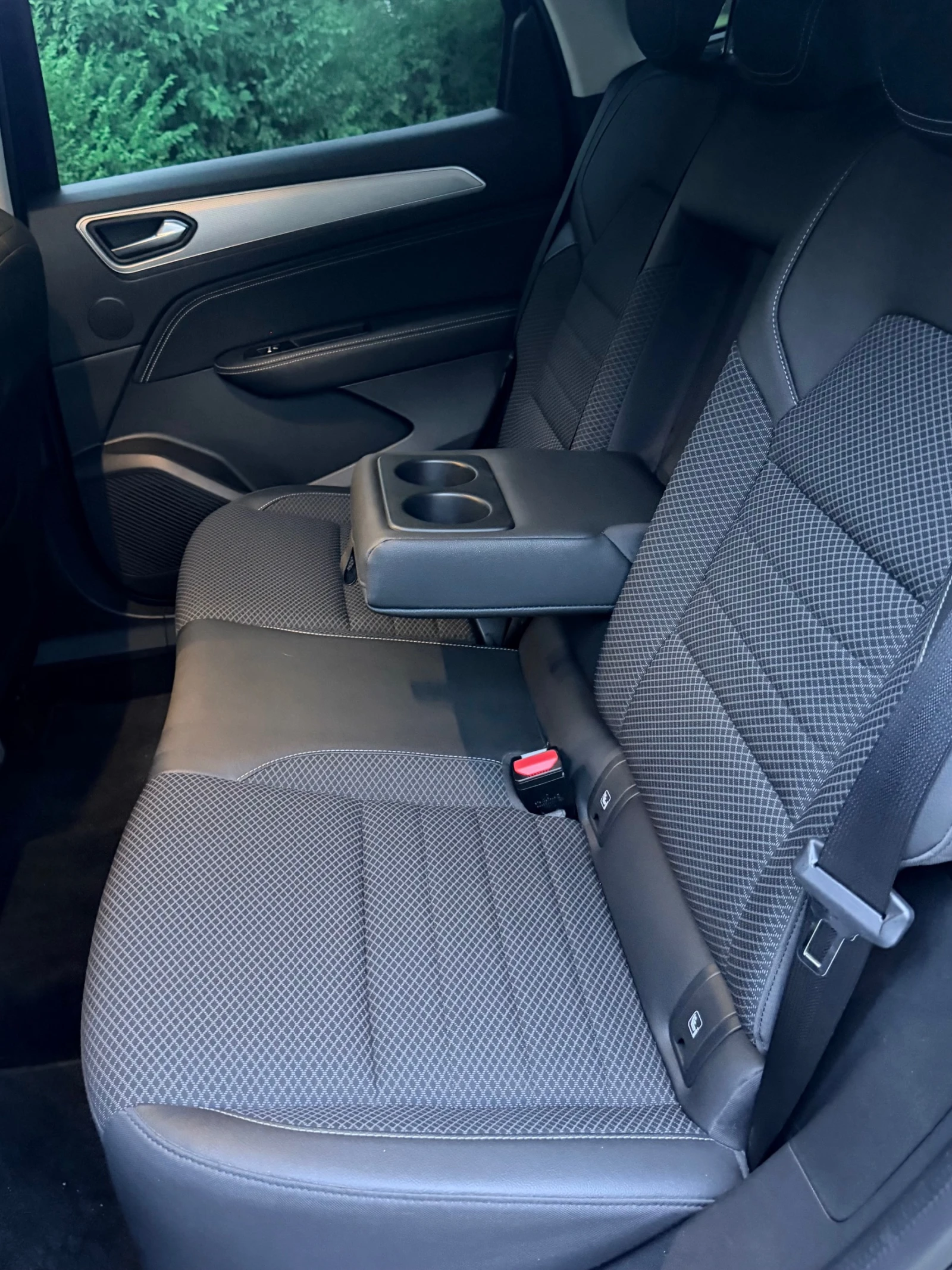Renault Arkana 1.6E-TECH-INTENSE, снимка 15 - Автомобили и джипове - 55050701