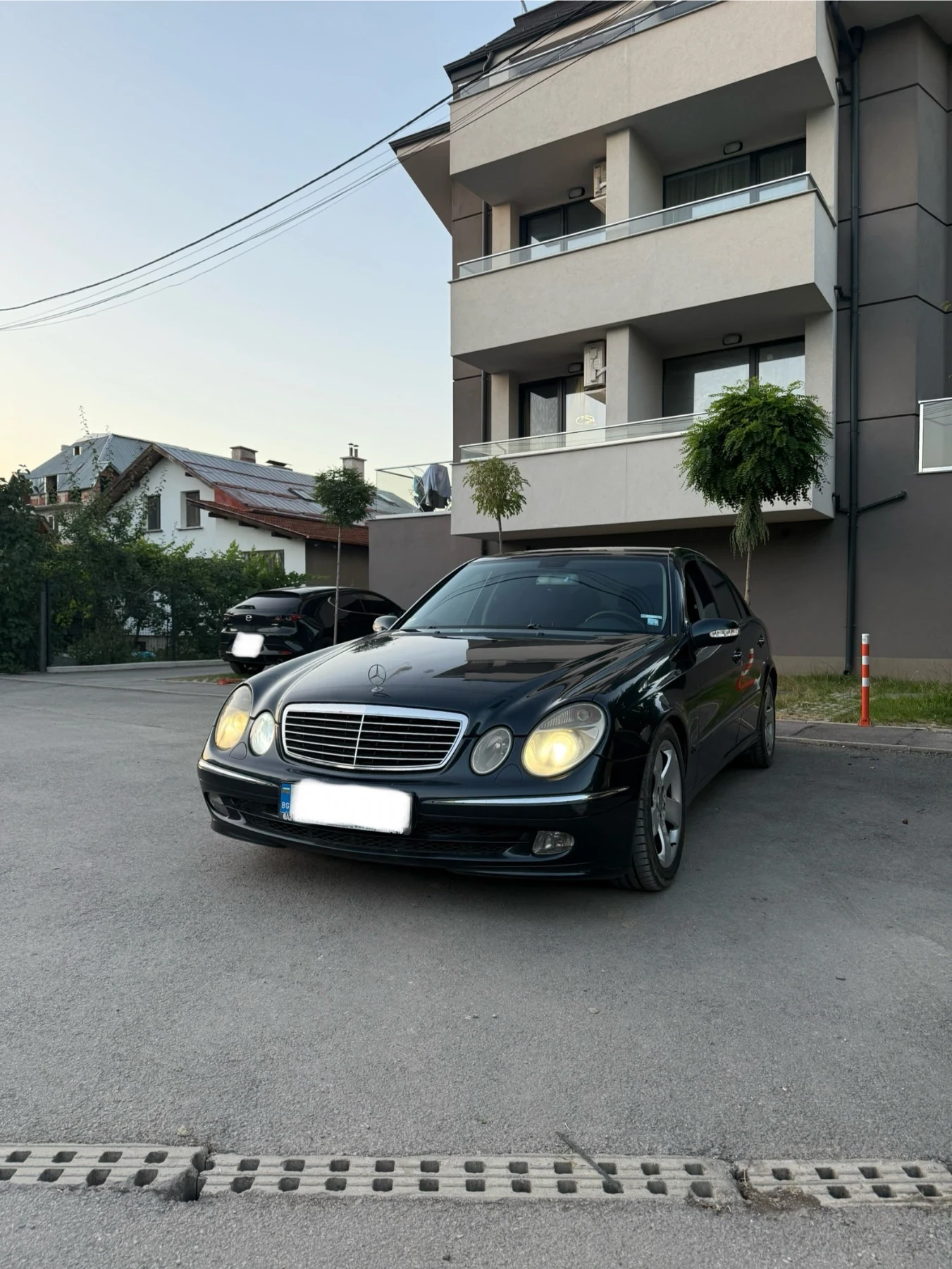 Mercedes-Benz E 220, снимка 2 - Автомобили и джипове - 55145124
