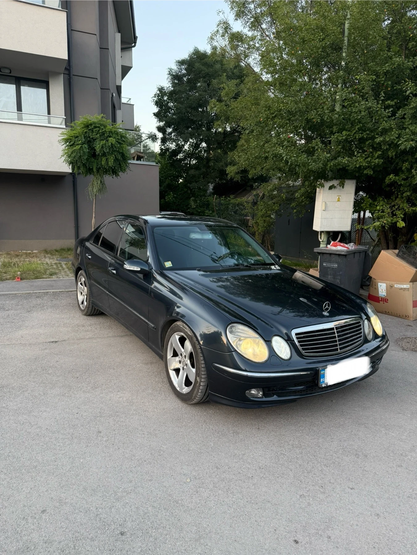 Mercedes-Benz E 220, снимка 3 - Автомобили и джипове - 55145124