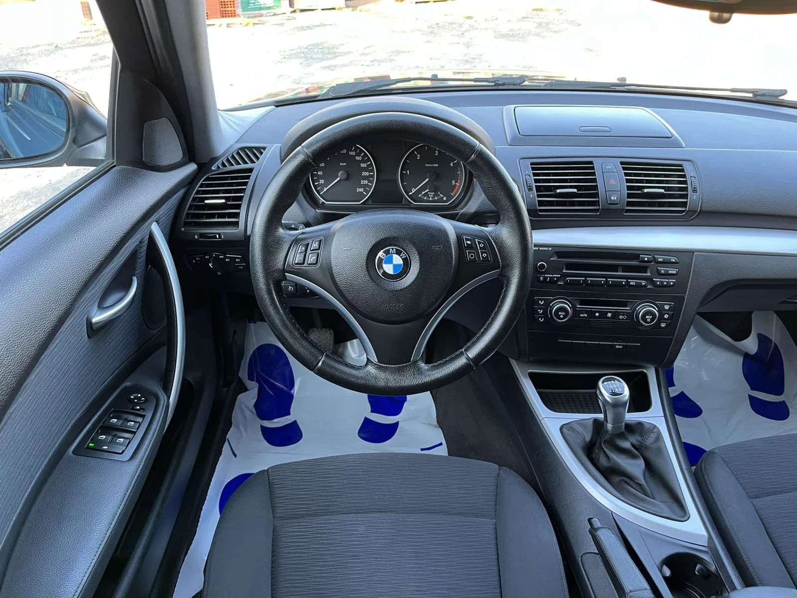 BMW 118 2.0 d, снимка 16 - Автомобили и джипове - 55458604