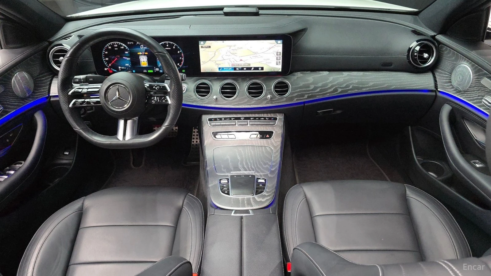 Mercedes-Benz E 350 4MATIC* AMG-LINE* DISTRONIC* 360* КАМЕРА* HUD* , снимка 5 - Автомобили и джипове - 55547128