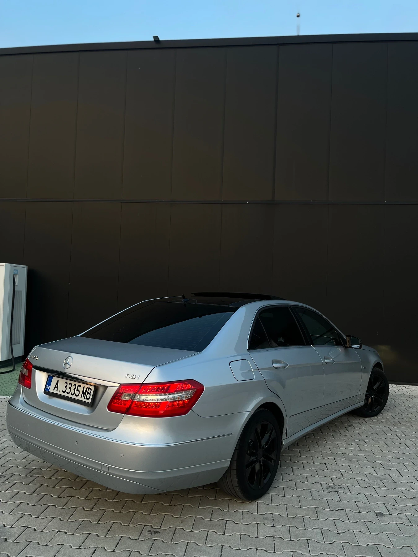Mercedes-Benz E 220 CDI avantgarde , снимка 3 - Автомобили и джипове - 55710030