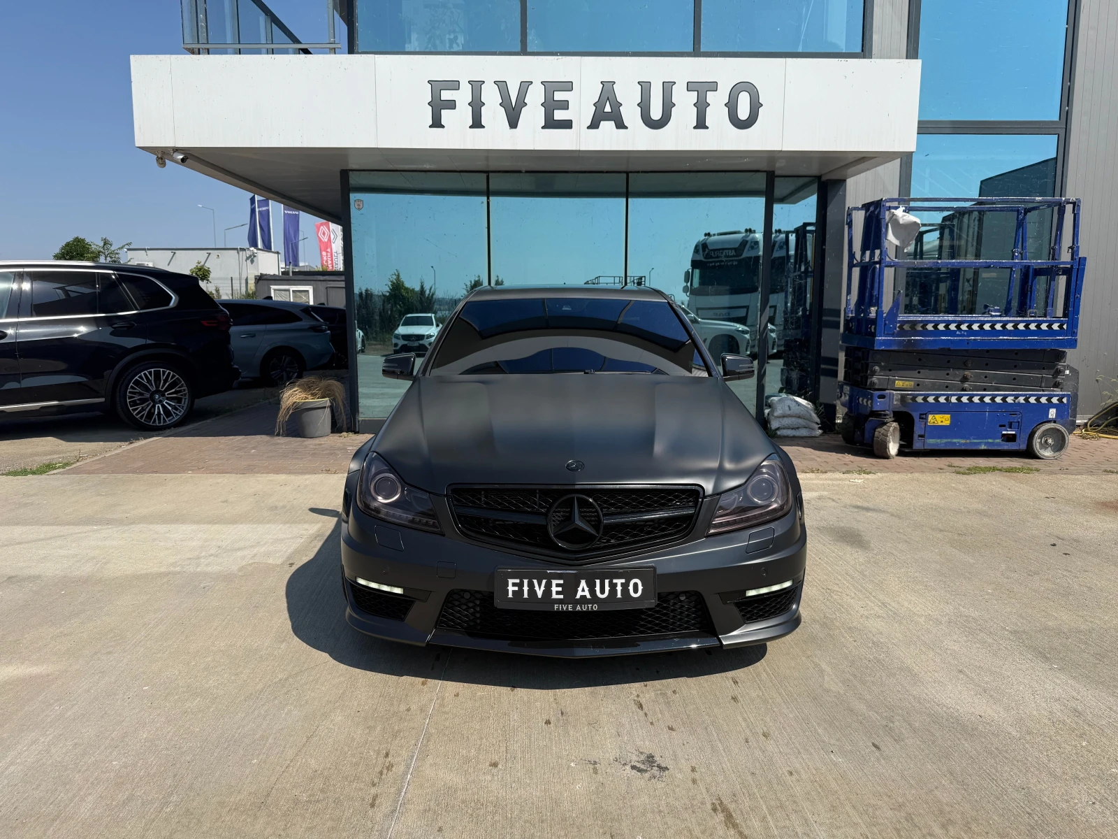 Mercedes-Benz C 63 AMG / Keyless / Harman Kardon /  , снимка 2 - Автомобили и джипове - 55785240