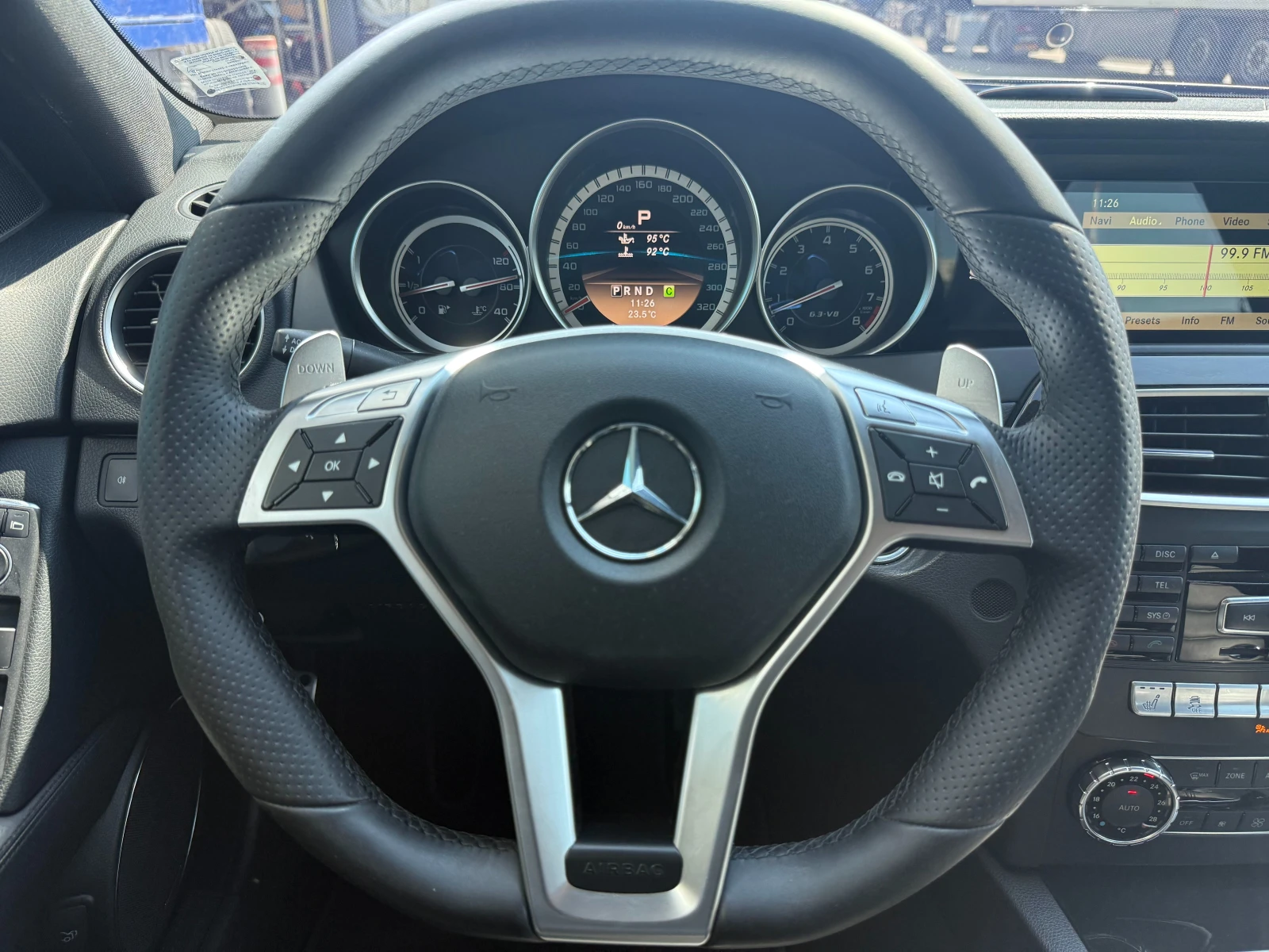 Mercedes-Benz C 63 AMG / Keyless / Harman Kardon /  , снимка 12 - Автомобили и джипове - 55785240