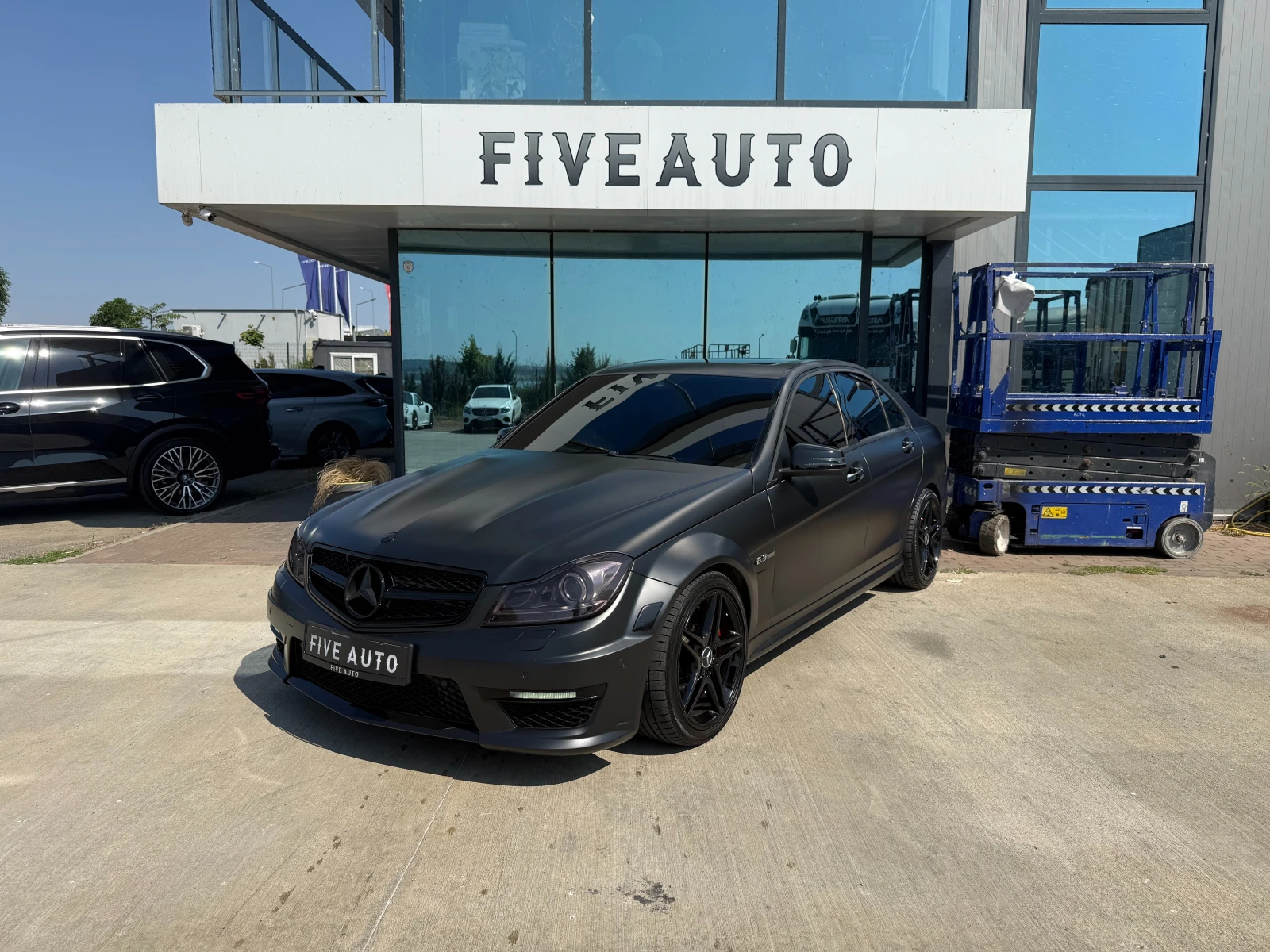 Mercedes-Benz C 63 AMG / Keyless / Harman Kardon /  , снимка 3 - Автомобили и джипове - 55785240