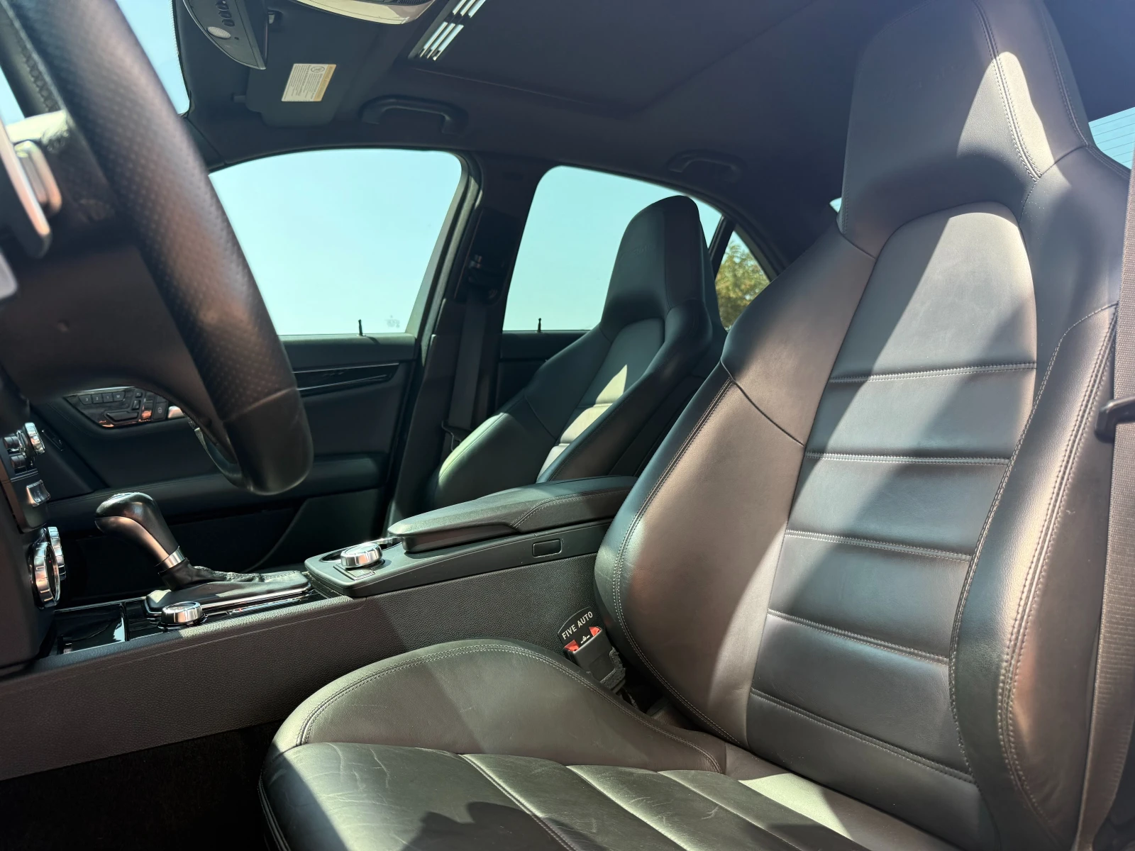 Mercedes-Benz C 63 AMG / Keyless / Harman Kardon /  , снимка 10 - Автомобили и джипове - 55785240