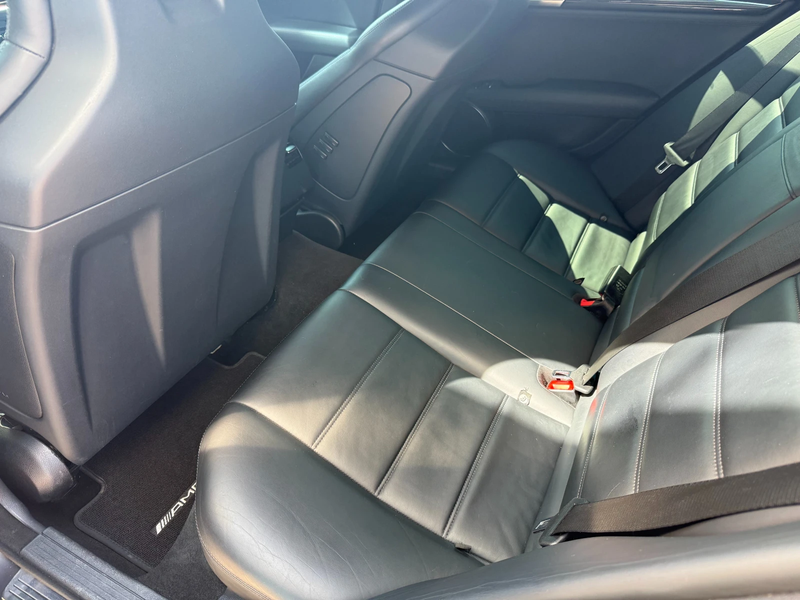 Mercedes-Benz C 63 AMG / Keyless / Harman Kardon /  , снимка 13 - Автомобили и джипове - 55785240