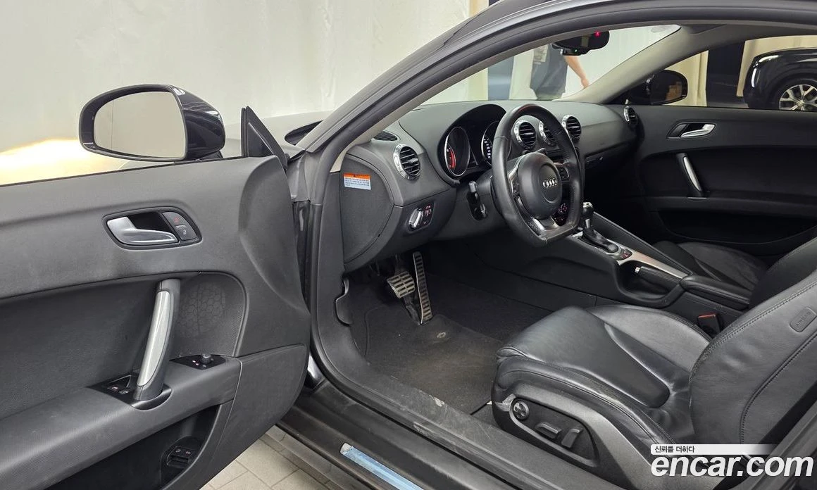 Audi Tt Coupe 2.0 TFSI 8J, снимка 10 - Автомобили и джипове - 55945669