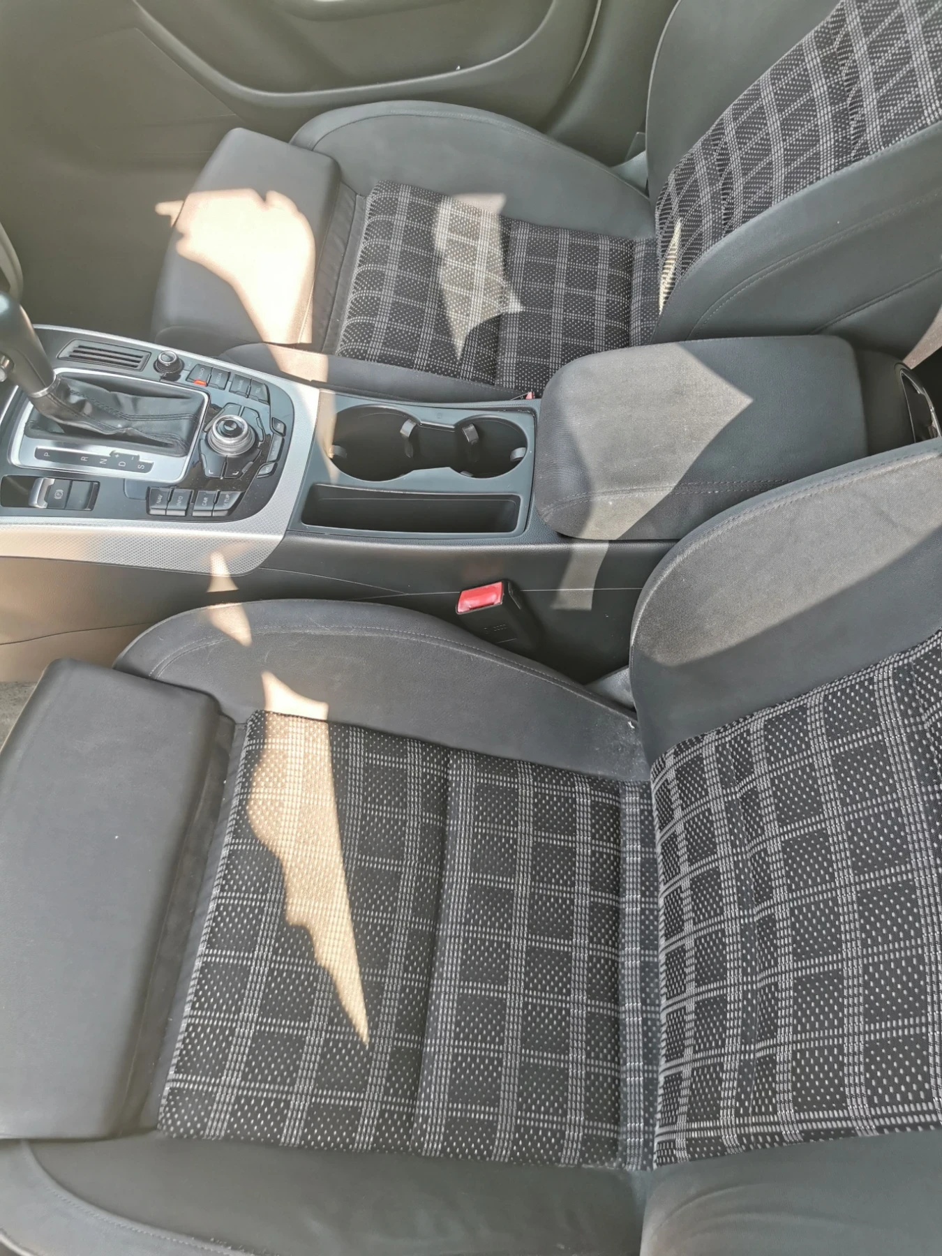 Audi A4 B8 2.0 TDI, снимка 10 - Автомобили и джипове - 56564002