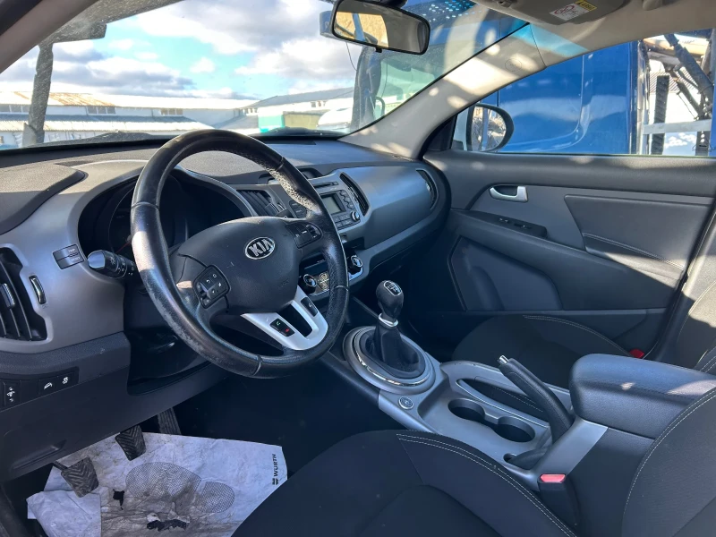 Kia Sportage, снимка 5 - Автомобили и джипове - 48565173