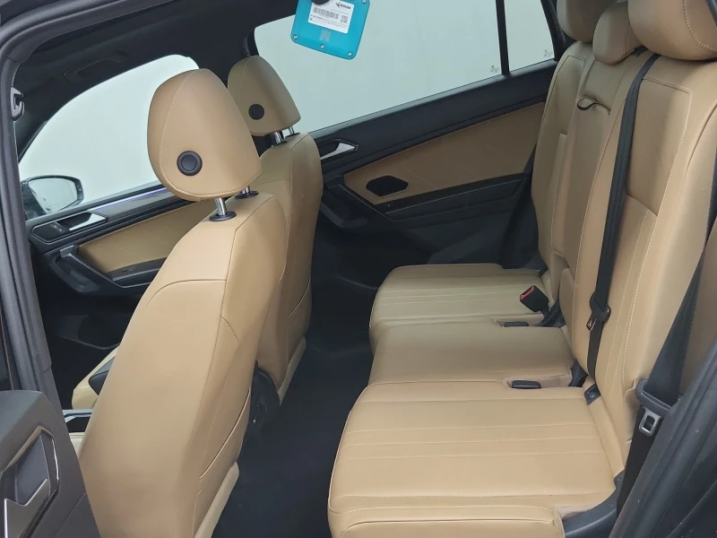 VW Tiguan * * R-LINE BLACK EDITION* * CARFAX* * , снимка 9 - Автомобили и джипове - 52690943