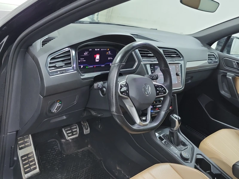 VW Tiguan * * R-LINE BLACK EDITION* * CARFAX* * , снимка 10 - Автомобили и джипове - 52690943