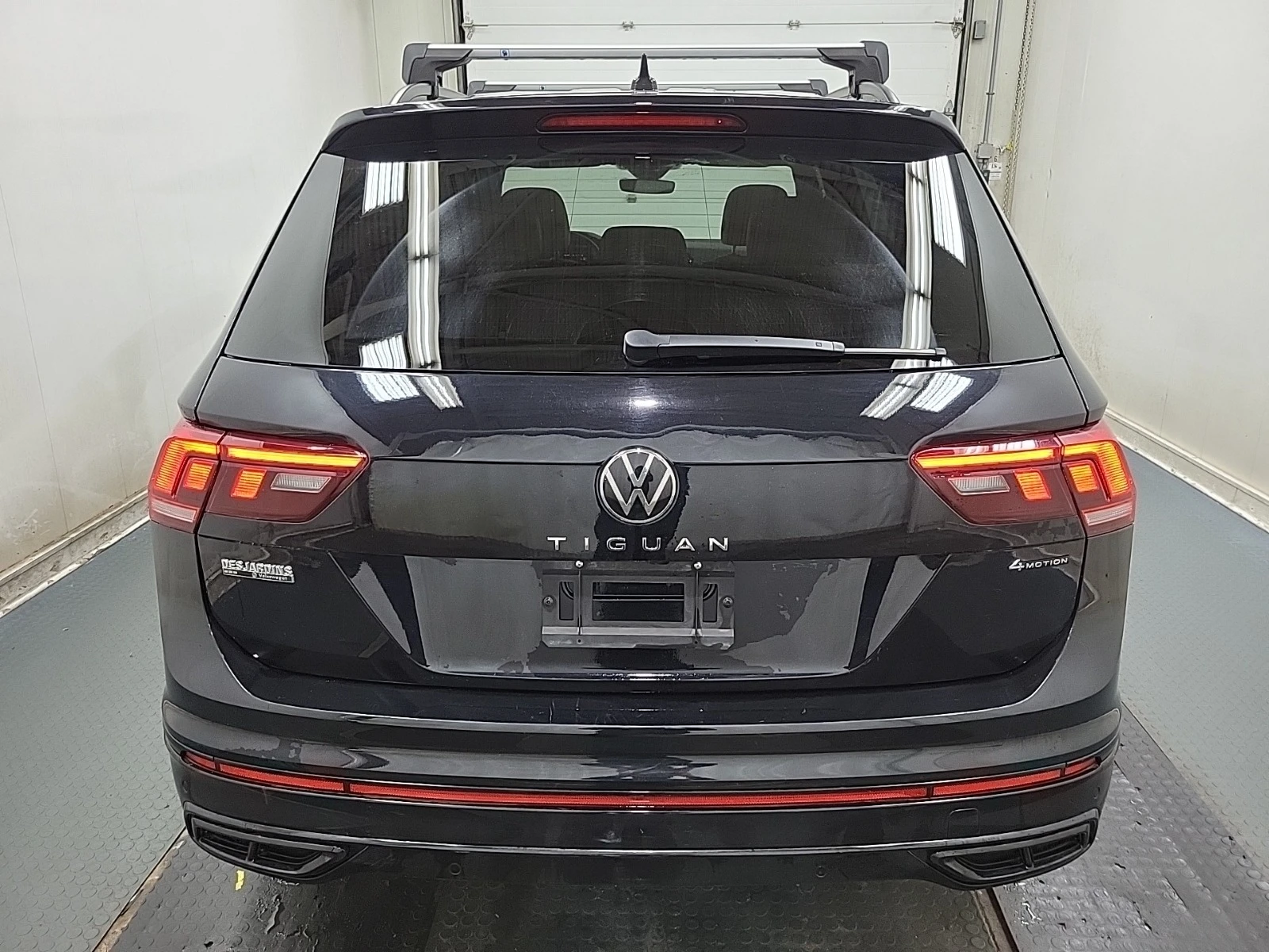 VW Tiguan * * R-LINE BLACK EDITION* * CARFAX* *  - изображение 6