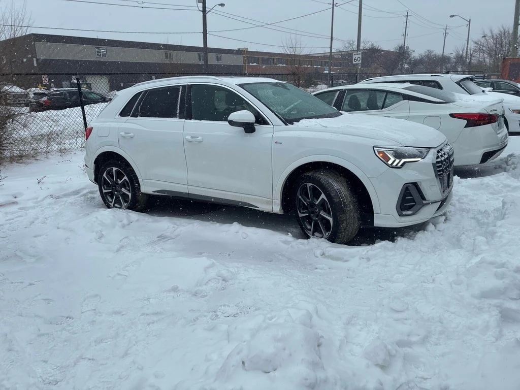 Audi Q3 / Progressiv / AWD / ПАНОРАМА / ПОДГРЕВИ / CARFAX - изображение 3