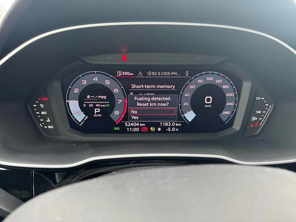 Audi Q3 / Progressiv / AWD / ПАНОРАМА / ПОДГРЕВИ / CARFAX - изображение 8