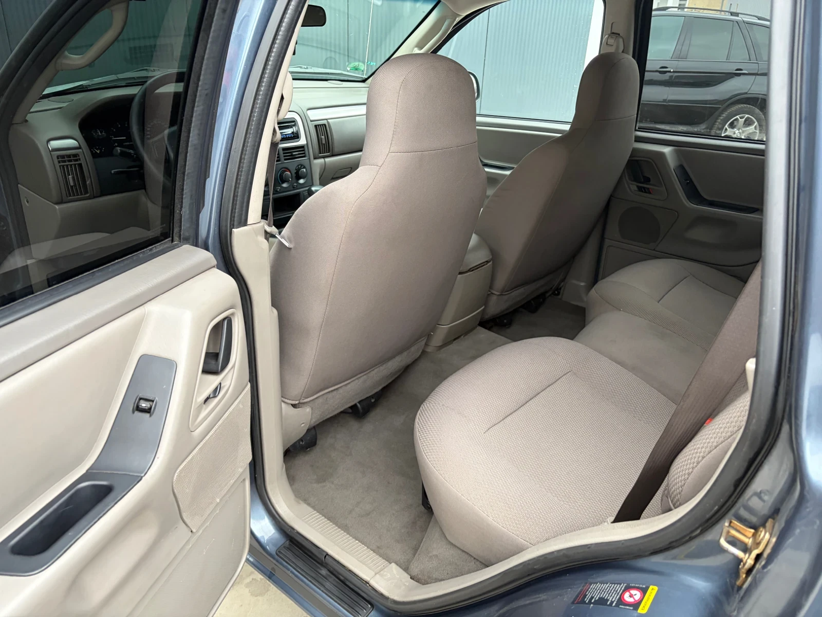 Jeep Grand cherokee 4.0i, снимка 11 - Автомобили и джипове - 53936840