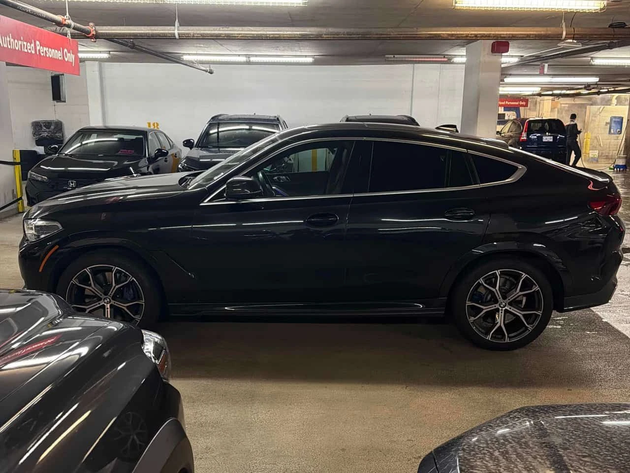 BMW X6 xDrive40i/HARMAN KARDON/HUD/360 CAM/DIS/AMBIENT, снимка 3 - Автомобили и джипове - 54017677