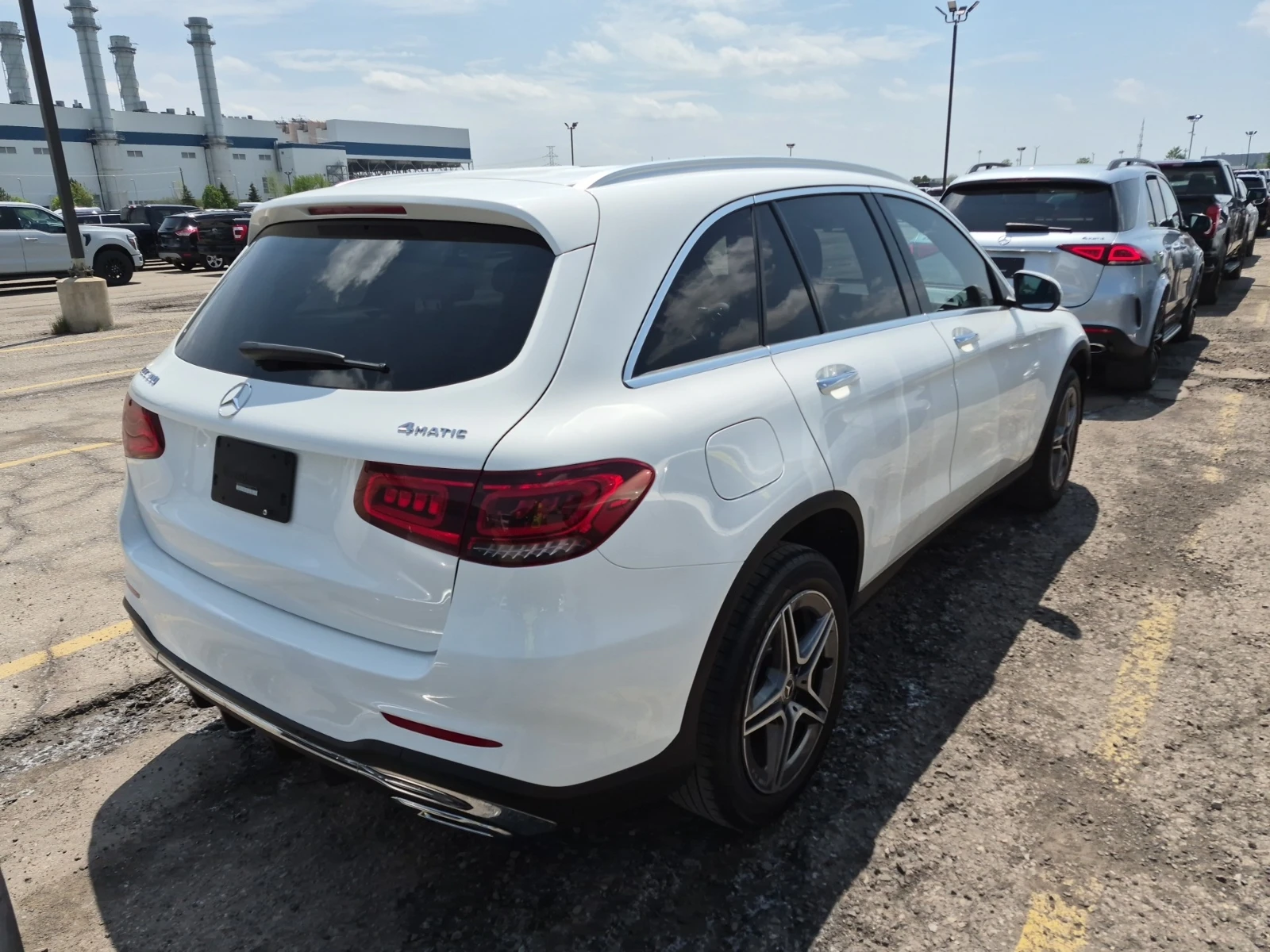 Mercedes-Benz GLC 300 4MATIC | Панорамен шибедах | Кожен салон | Памет |, снимка 3 - Автомобили и джипове - 54672629