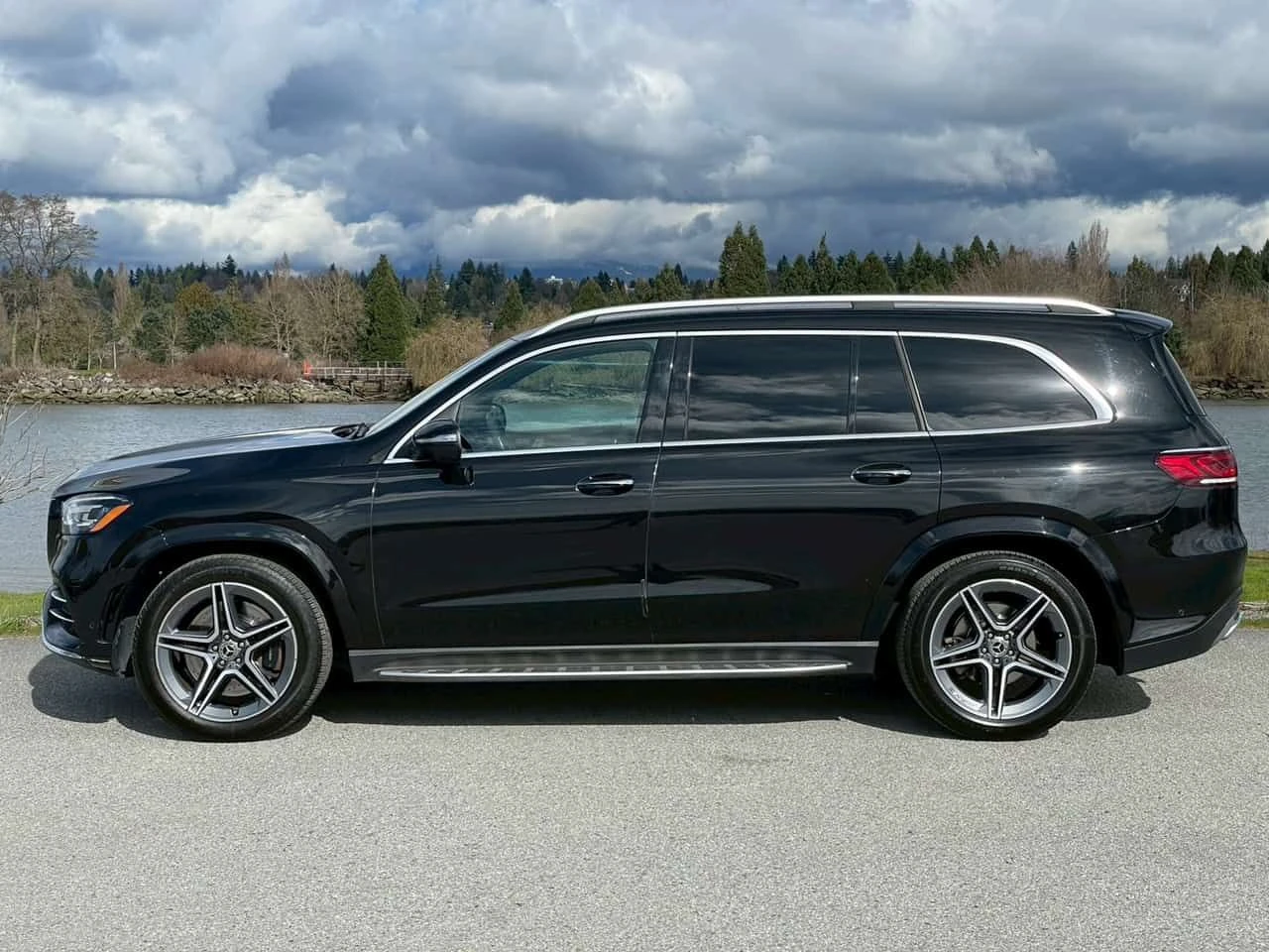 Mercedes-Benz GLS 450 BURMESTER * ДИСТРОНИК * ОБДУХВАНЕ * ПАНО * 360, снимка 2 - Автомобили и джипове - 55073997
