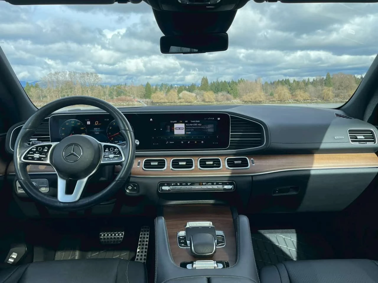 Mercedes-Benz GLS 450 BURMESTER * ДИСТРОНИК * ОБДУХВАНЕ * ПАНО * 360, снимка 16 - Автомобили и джипове - 55073997