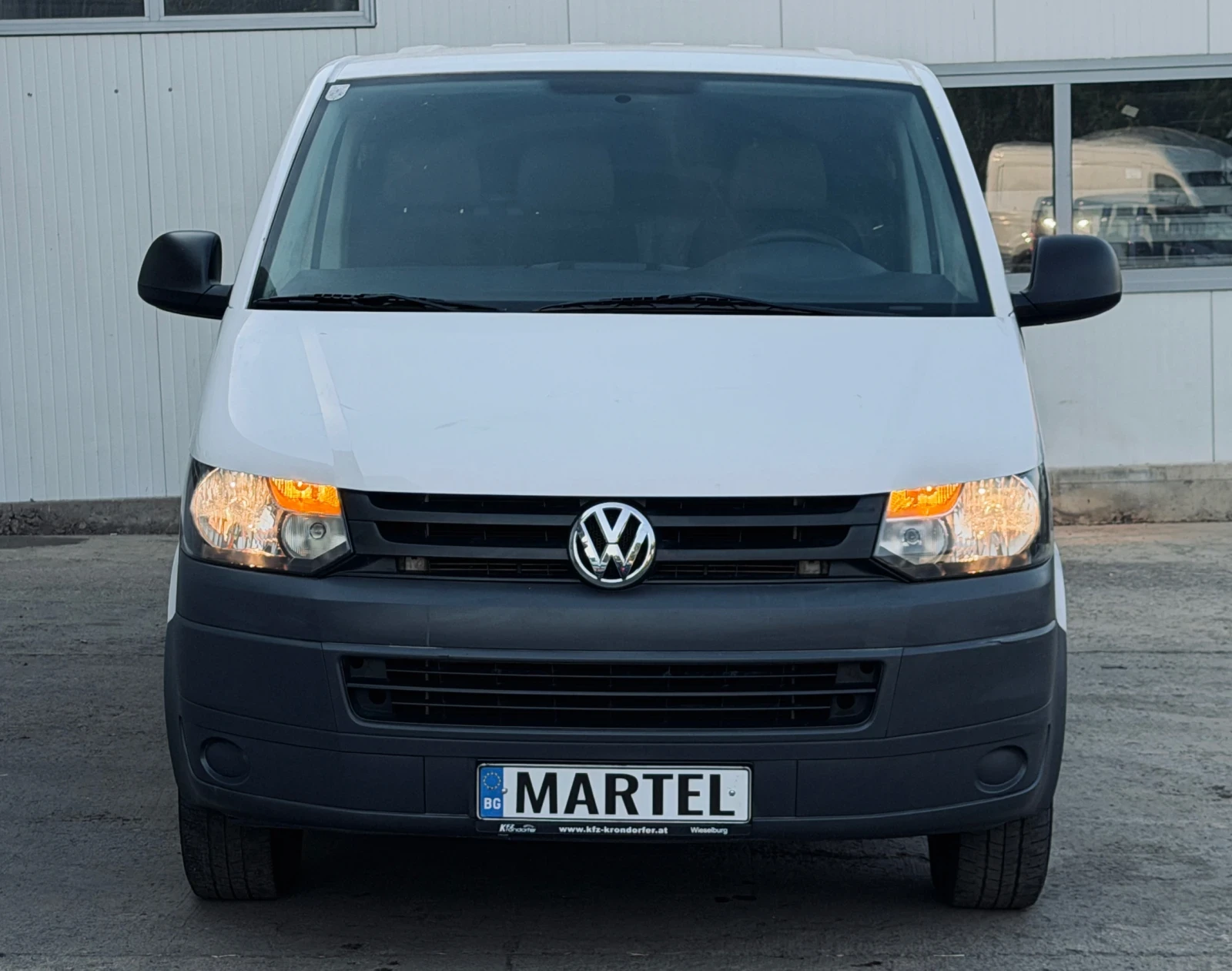 VW T5 2.0TDI / FACELIFT, снимка 2 - Бусове и автобуси - 55401258