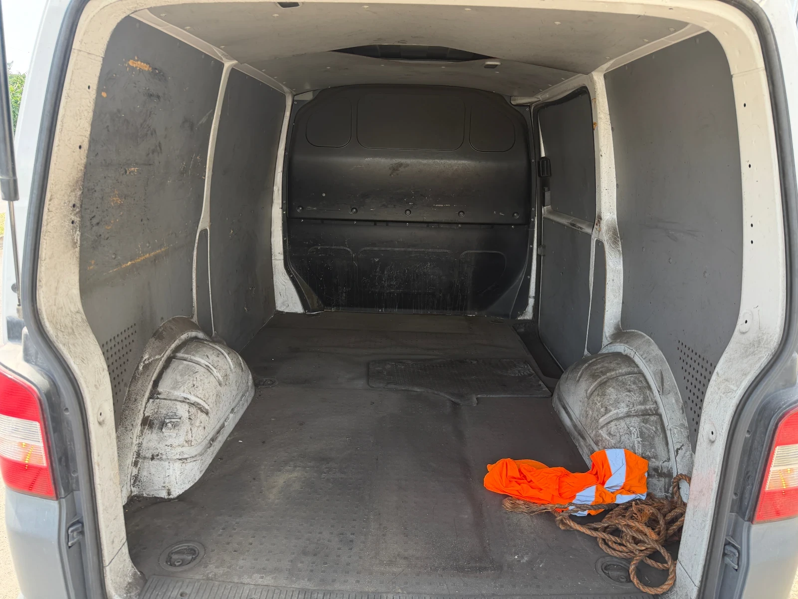 VW T5 2.0TDI, снимка 9 - Бусове и автобуси - 55401258