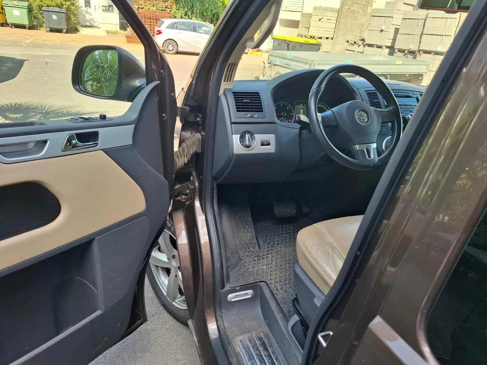 VW Multivan, снимка 4 - Бусове и автобуси - 55405863