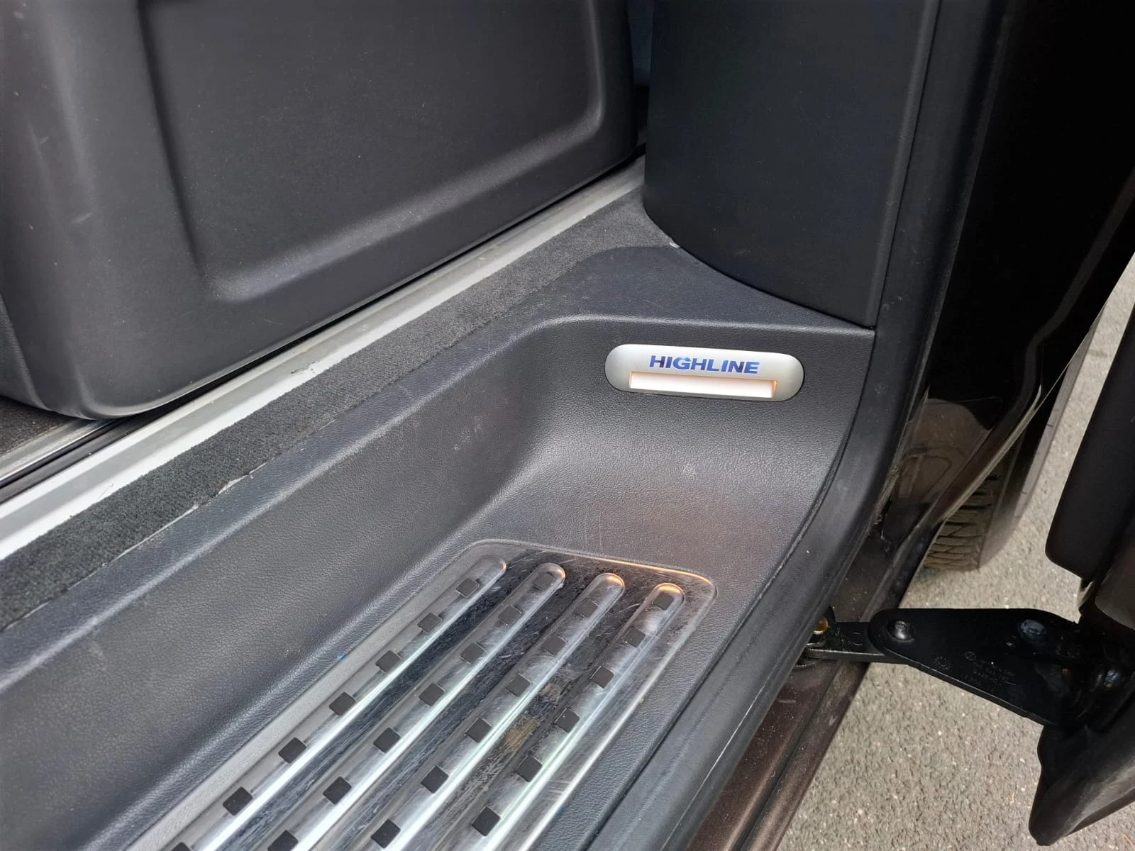 VW Multivan, снимка 9 - Бусове и автобуси - 55405863