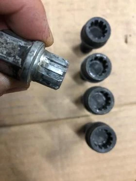 Секретни болтове за Ваг групата vw/audi/seat, снимка 2