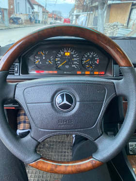 Mercedes-Benz 124 E200, снимка 8