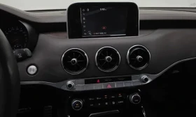 Kia Stinger 2.0T 4AWD    | Mobile.bg    15