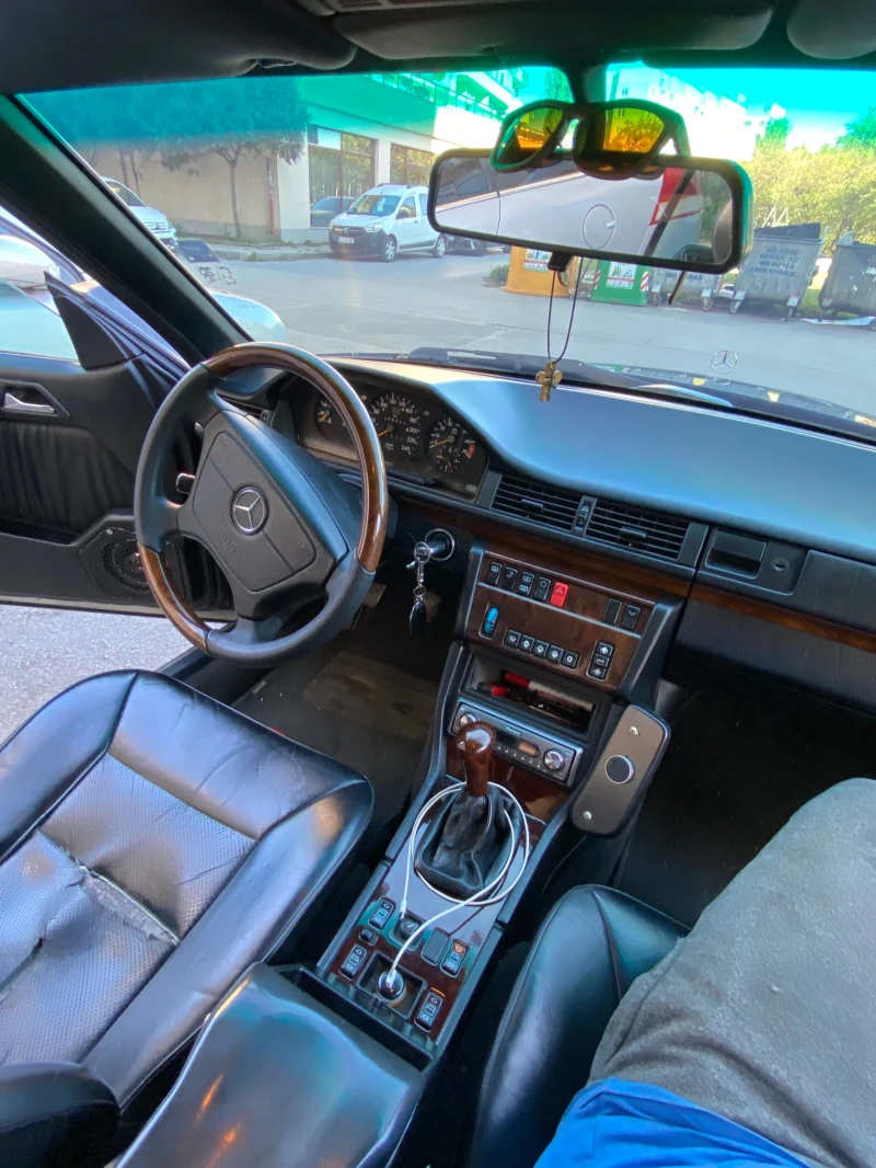 Mercedes-Benz 124 E200, снимка 10 - Автомобили и джипове - 44610732