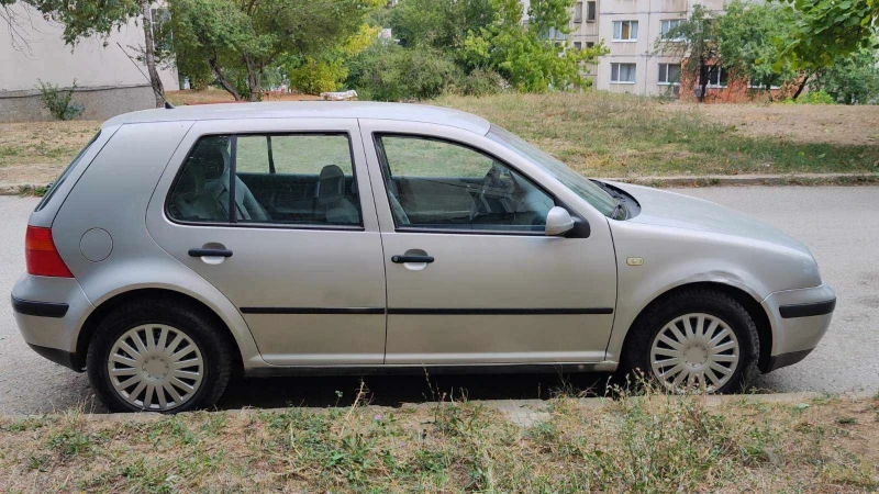 VW Golf, снимка 2 - Автомобили и джипове - 47239830