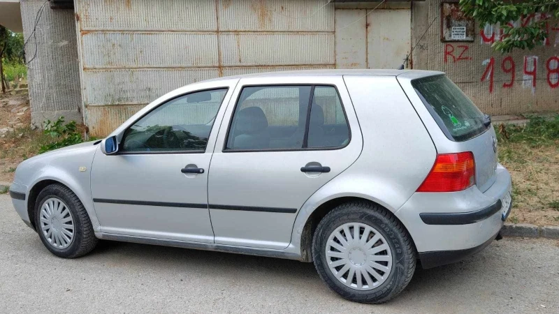 VW Golf, снимка 4 - Автомобили и джипове - 47239830